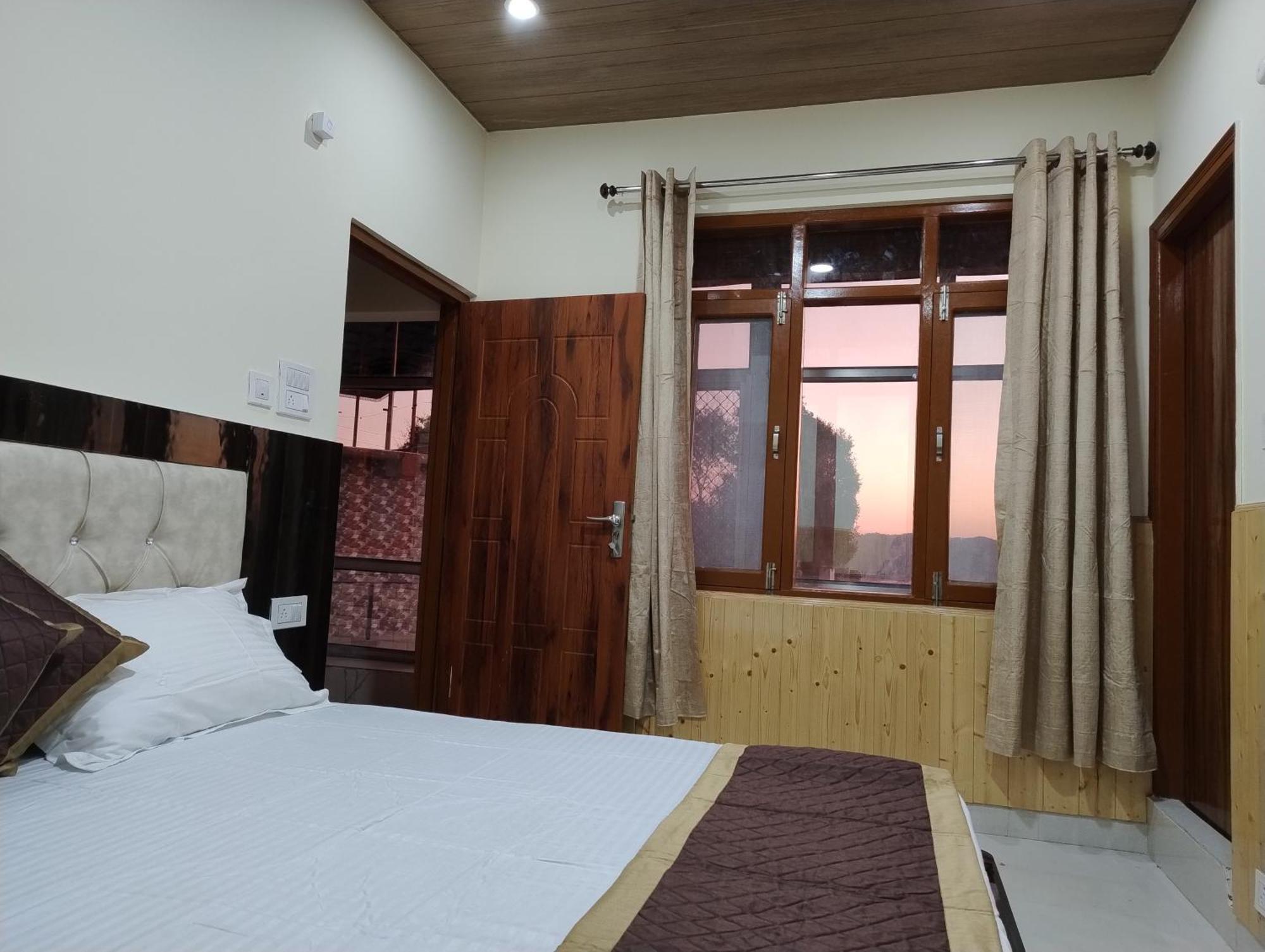 Vintage Woods Inn Shimla Esterno foto