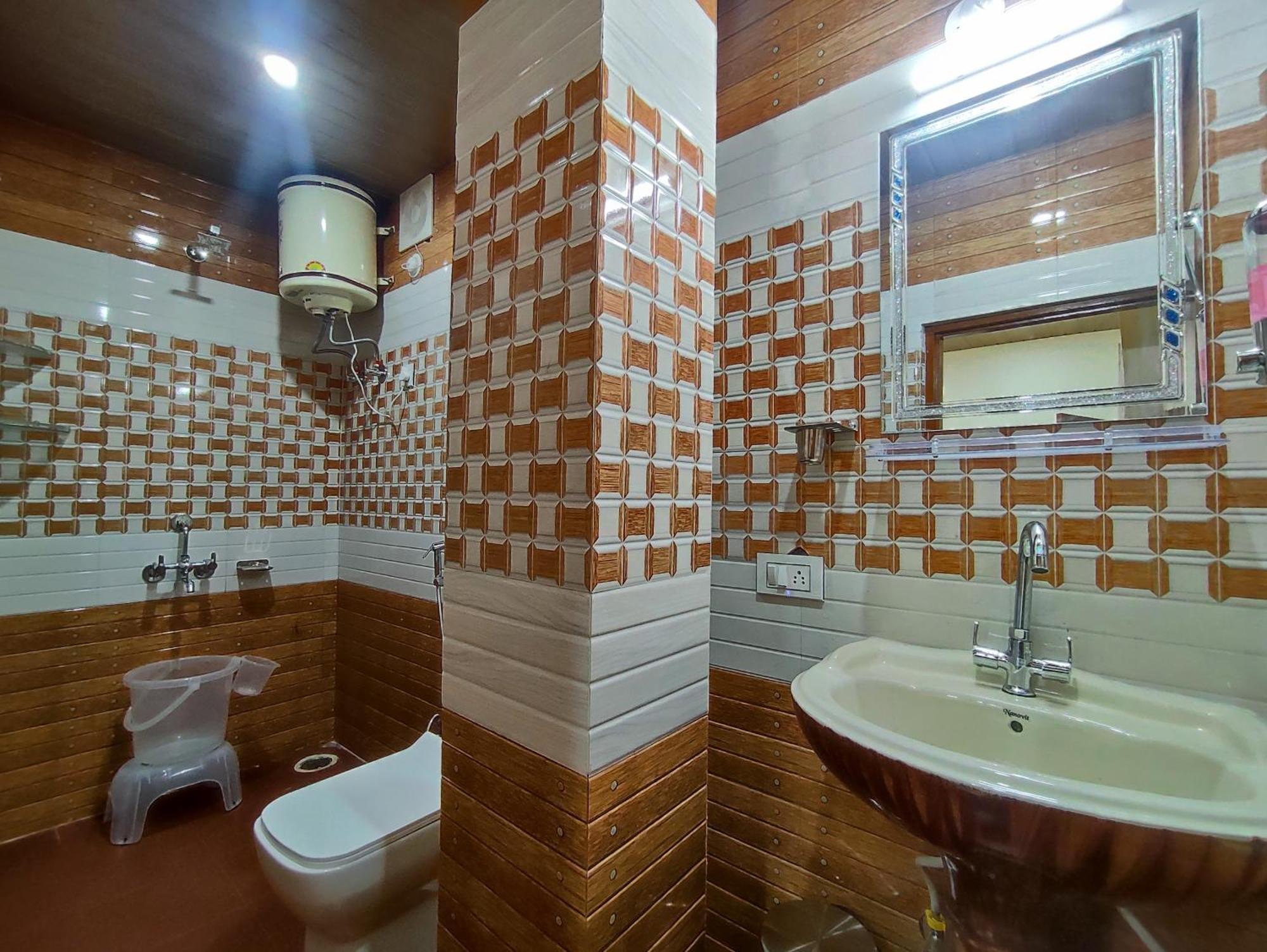 Vintage Woods Inn Shimla Esterno foto