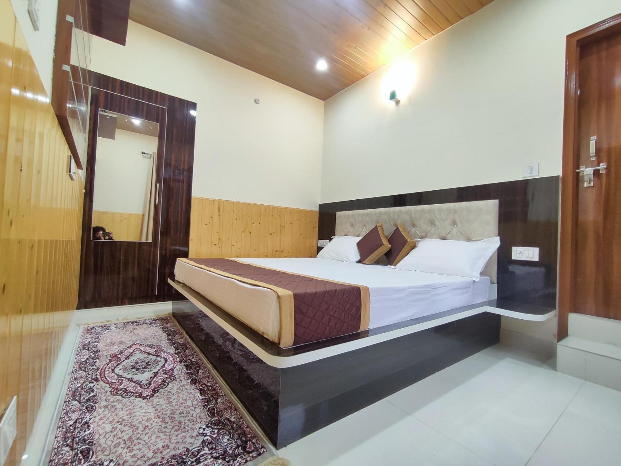 Vintage Woods Inn Shimla Esterno foto